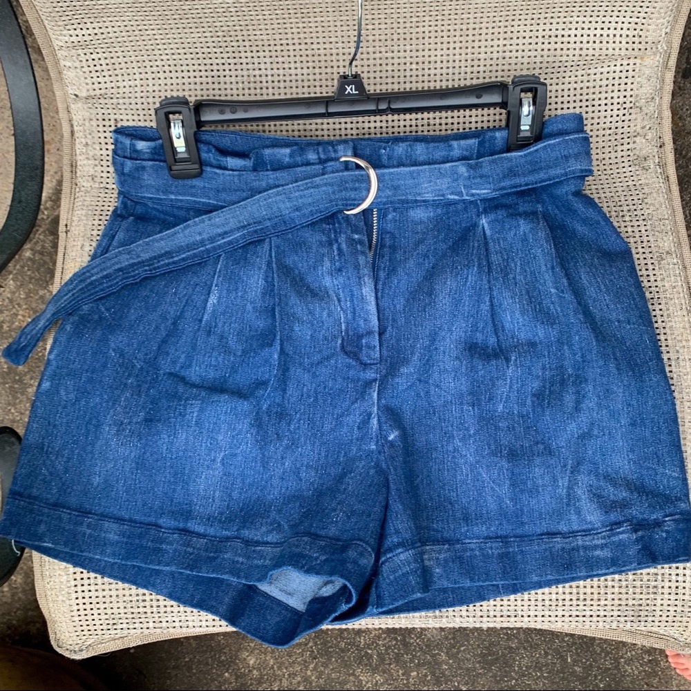 High waisted pleated jean shorts